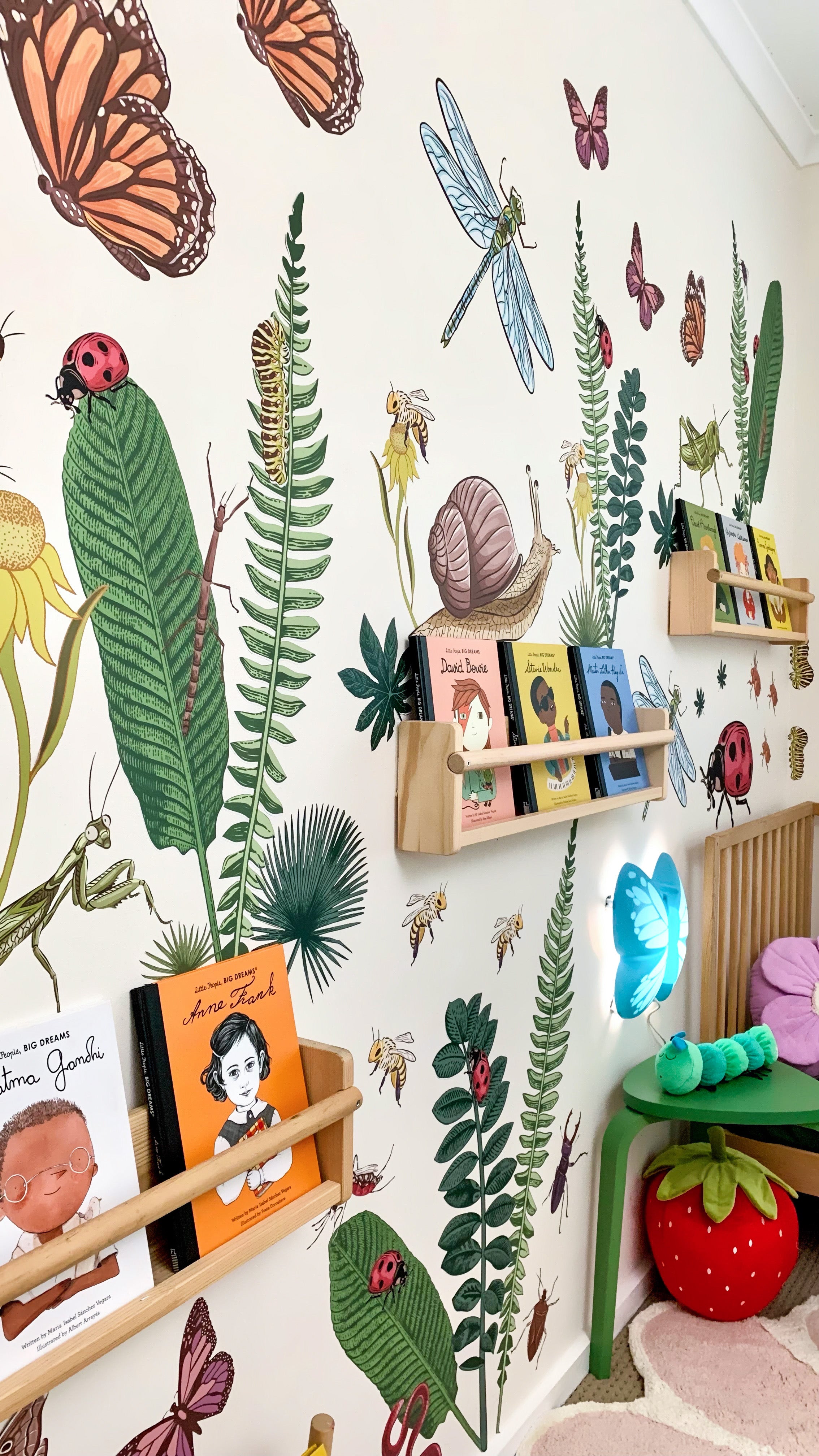 Decals - A Bugs World