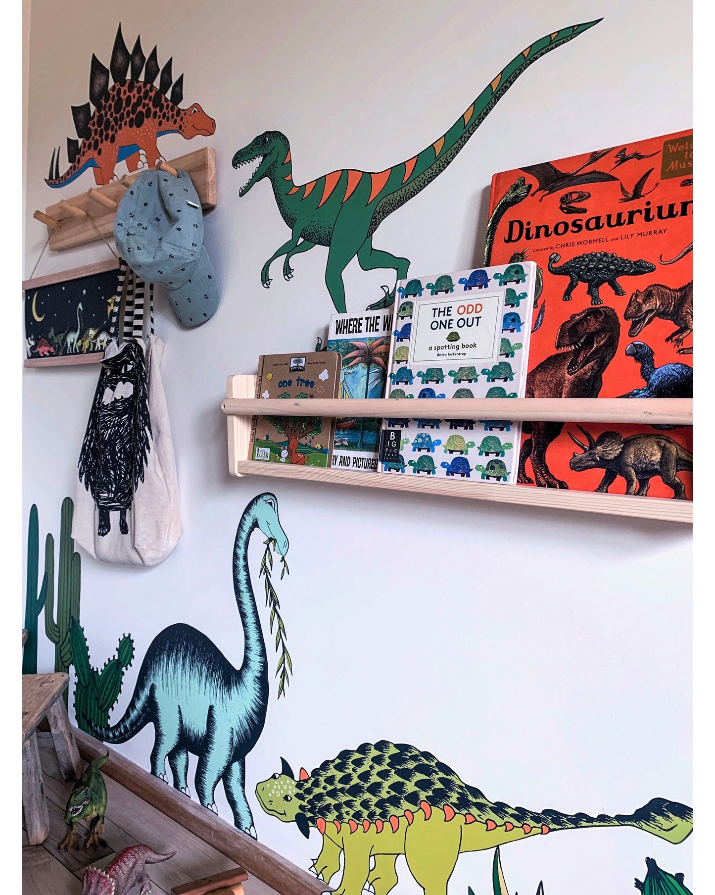 Decals - Dinosaur 4 Pack - Brontosaurus, Ankylosaurus, Stegosaurus & Velociraptor.